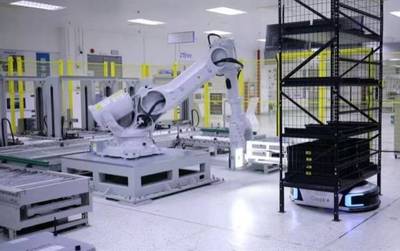 5G“剪辫子”后，千里之外也能一键炼钢 | 走读工业互联网图文设计制作